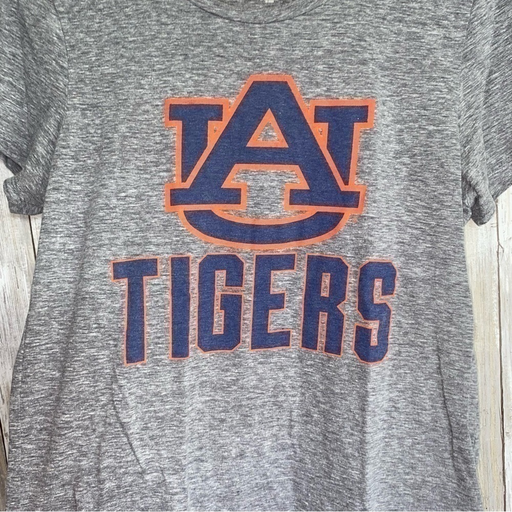 Auburn Tigers Gray Graphic Tee Women’s Medium College Football Game Day Shirt - Picture 2 of 4
